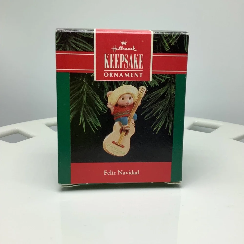Hallmark Keepsake Feliz Navidad Mouse Guitar‎ Christmas Ornament 1992 Vintage